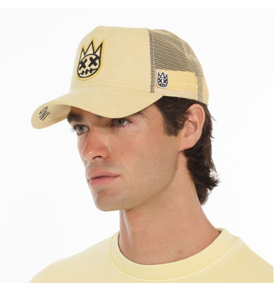 CULT CLEAN LOGO MESH BACK TRUCKER HAT