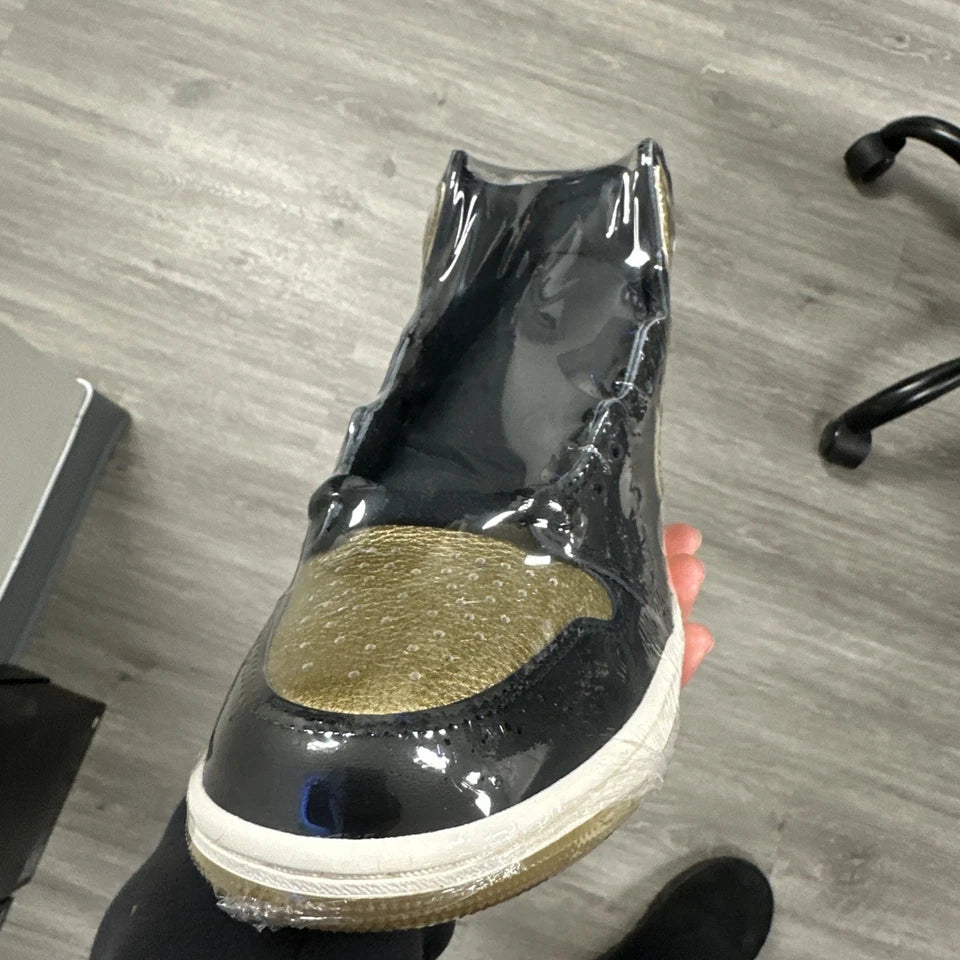 Air Jordan 1 High OG Black Metallic Gold