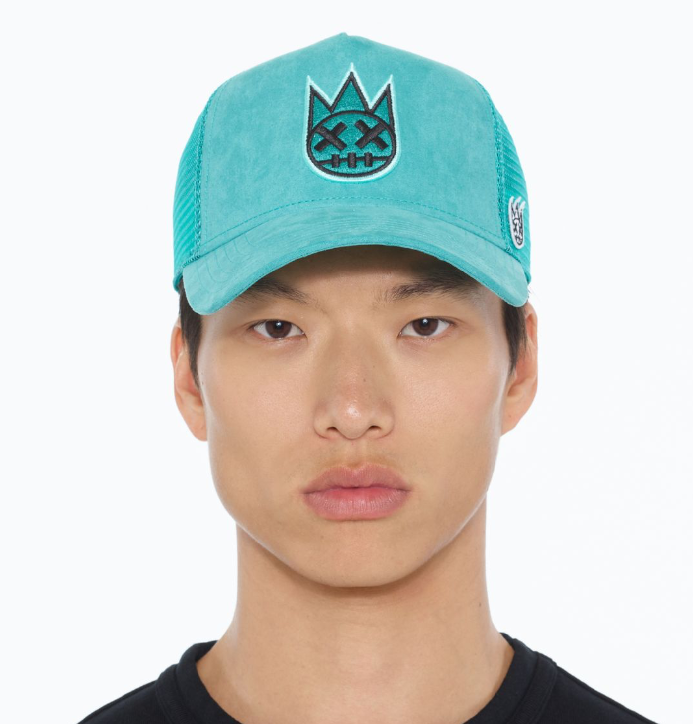 CULT CLEAN LOGO MESH BACK TRUCKER HAT