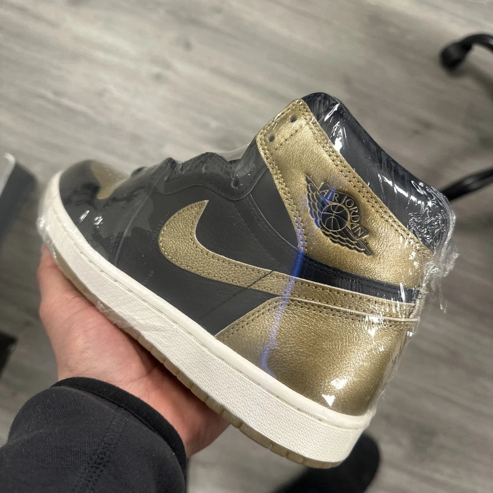 Air Jordan 1 High OG Black Metallic Gold